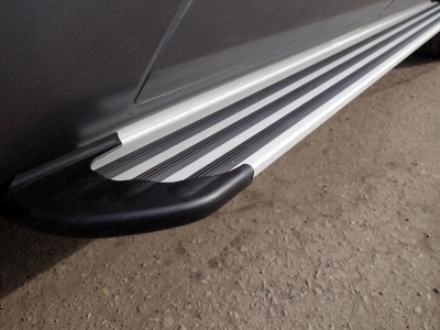 Пороги алюминиевые Slim Line Silver ТСС для Jeep Cherokee 2014-2018
